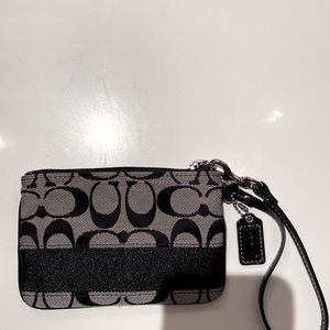 NWOT Coach wristlet